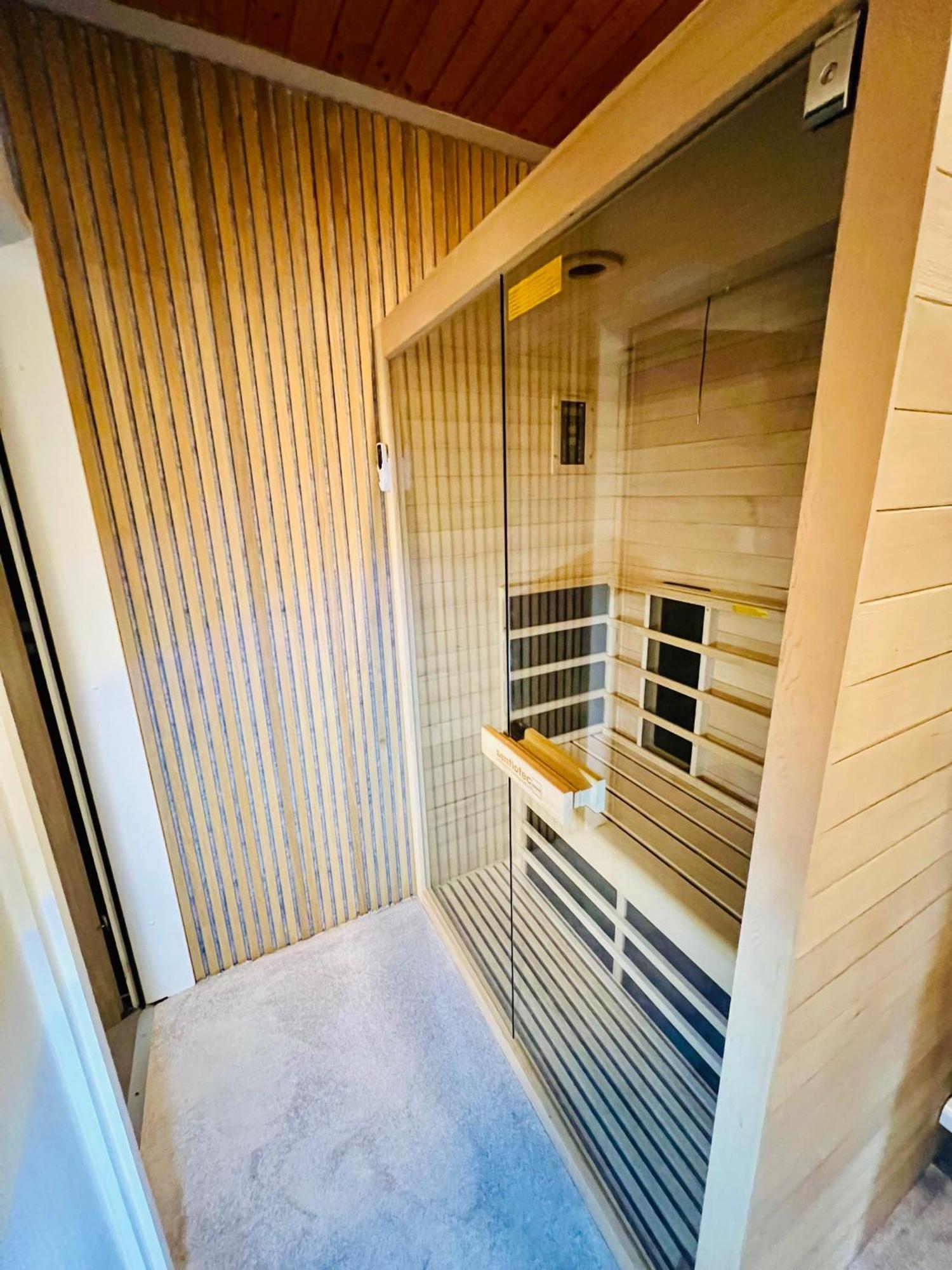 Mitten Im Schwarzwald Mit Infrarot-sauna Und Garagenparkplatz *