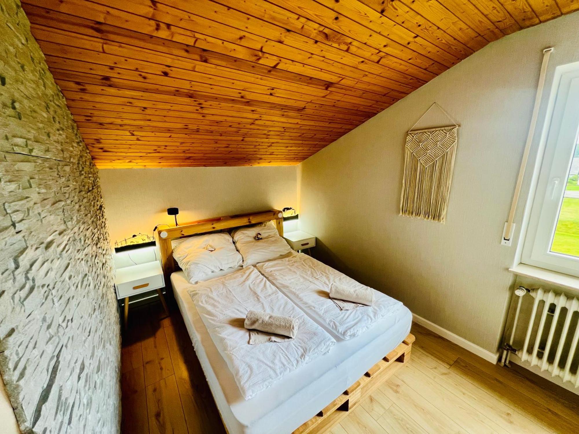 Mitten Im Schwarzwald Mit Infrarot-sauna Und Garagenparkplatz Schoenwald im Schwarzwald